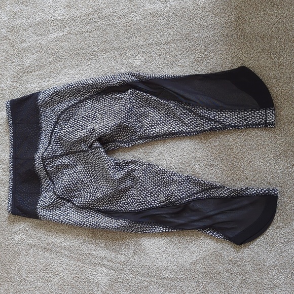 Lululemon size 6 cropped leggings - Picture 3 of 7